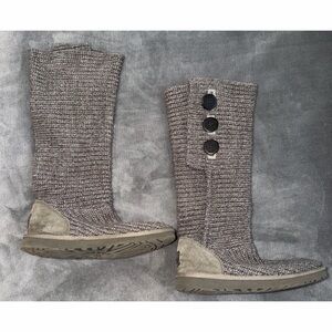 🩶 UGG Australia Knit Boots